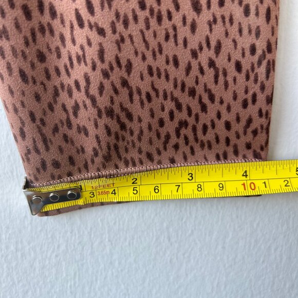 Athleta Salutation Animal Print Leggings w/ Stash Pockets Womens Size M - Picture 12 of 12